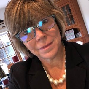 Meet your Posher, Lori